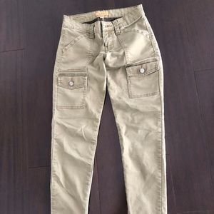 Trendy stretch cargo jeans. Size 0.